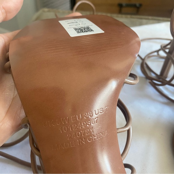 Asos Design Beige Color Wide Fit Strappy Tie Leg Heeled Sandal US:7 - Picture 5 of 6